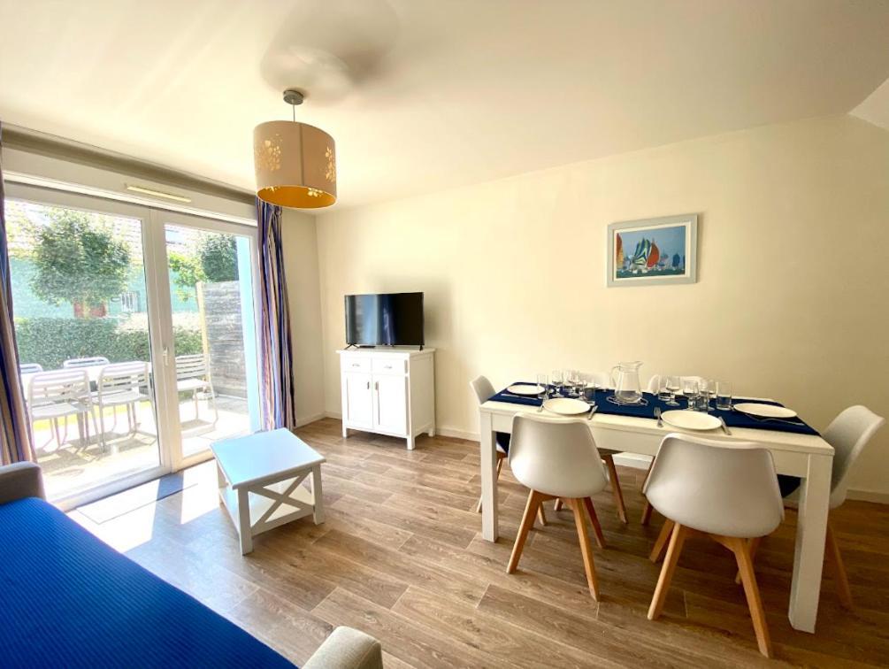 La Villa Astrid - 2 Chambres - Piscine - Mer - Parking 르크로토이 외부 사진